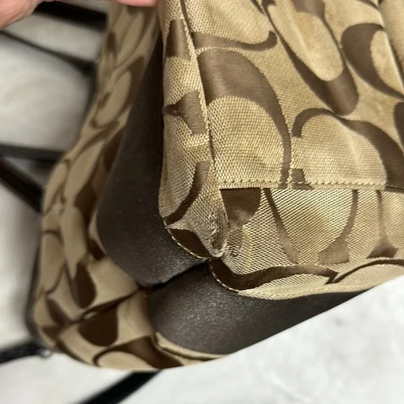 Coach Brown Tote Bag with Signature Design - Picture 7 of 16